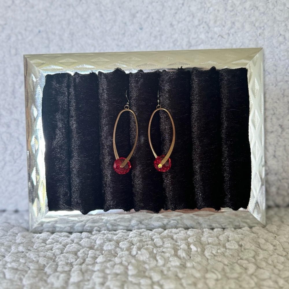 Elegant Red Drop Earrings!